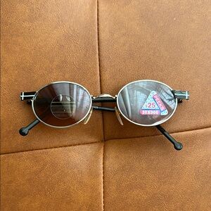 Vintage Sundogs Brown & Silver Oval Sunglasses